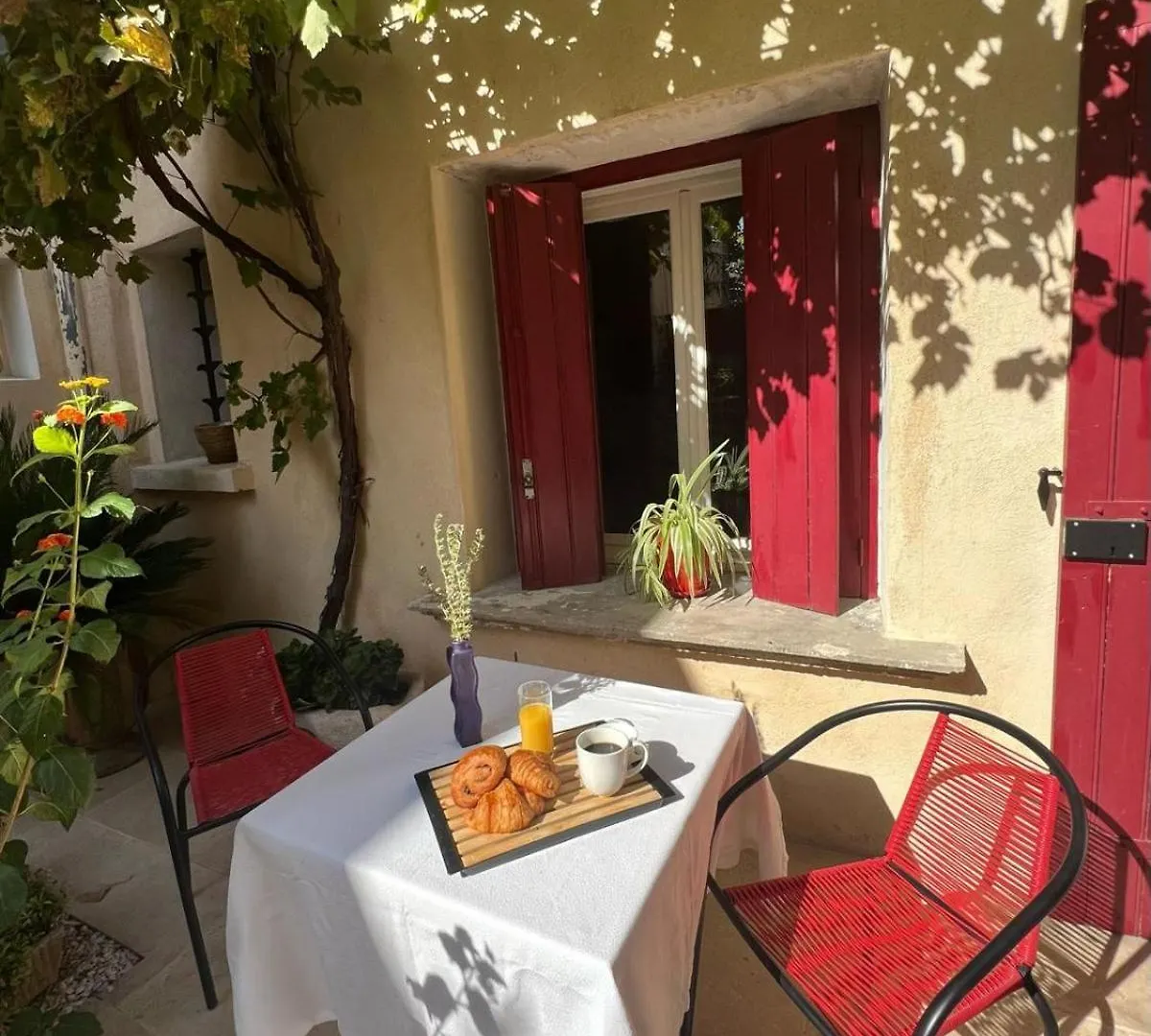 Appartement Instant En Provence à Eyragues 0*,  France