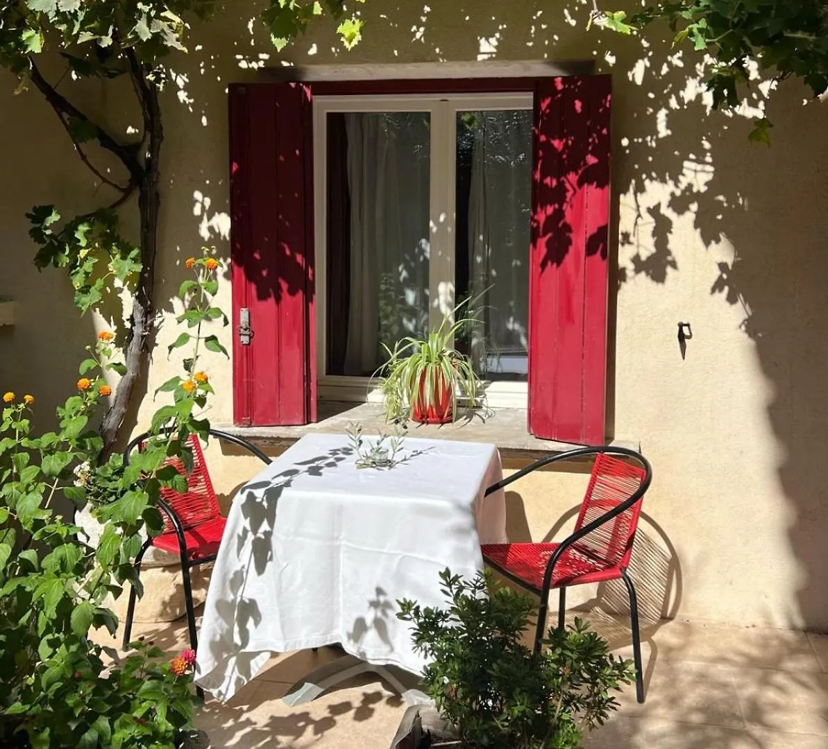 Instant En Provence Apartment Eyragues 0*,