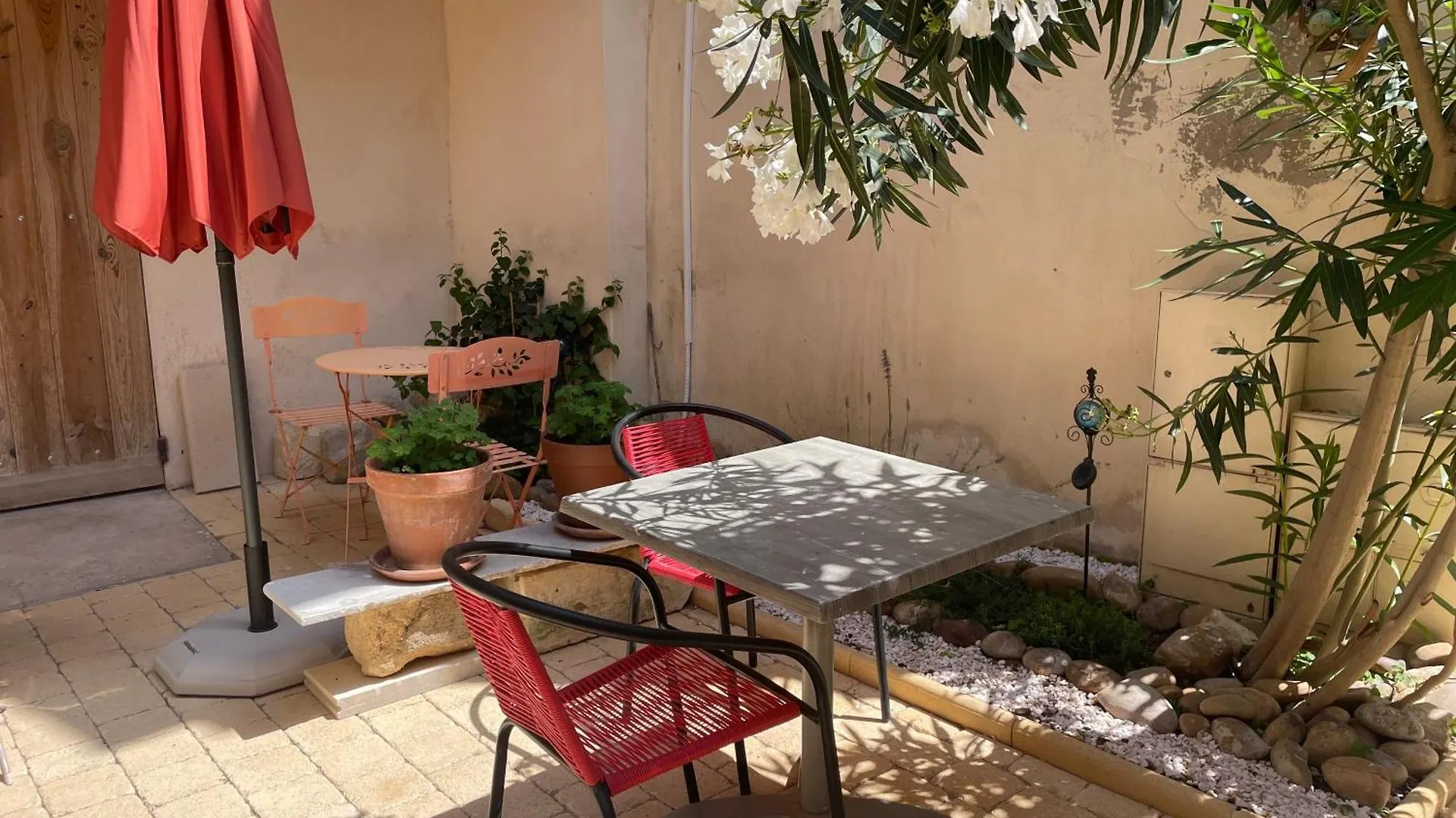 Instant En Provence Apartment Eyragues 0*,